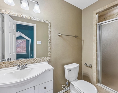 1910 Bentwood Court - Photo Thumbnail 33