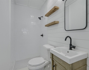 204 N Holly Avenue - Photo Thumbnail 11