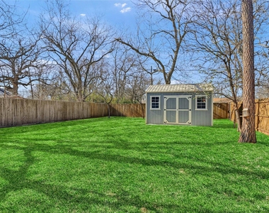 204 N Holly Avenue - Photo Thumbnail 18
