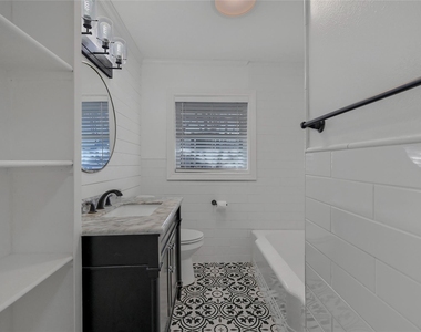 204 N Holly Avenue - Photo Thumbnail 13