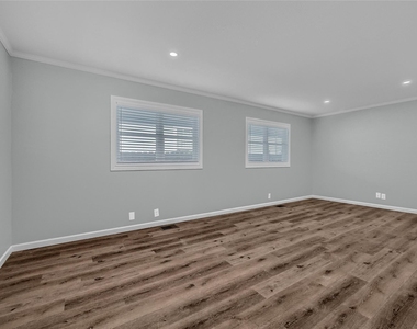 204 N Holly Avenue - Photo Thumbnail 6