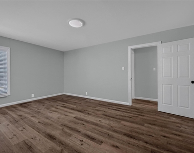 204 N Holly Avenue - Photo Thumbnail 17