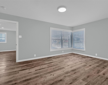 204 N Holly Avenue - Photo Thumbnail 16