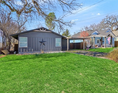 204 N Holly Avenue - Photo Thumbnail 1