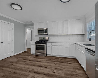 204 N Holly Avenue - Photo Thumbnail 7