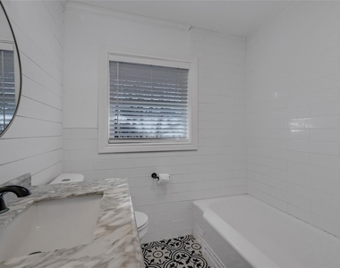 204 N Holly Avenue - Photo Thumbnail 14
