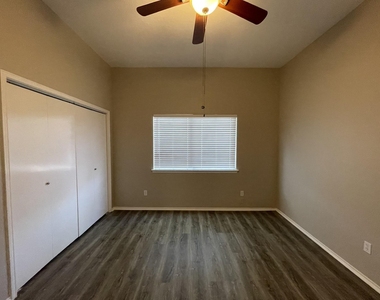 5737 Sterling Green Trail - Photo Thumbnail 6