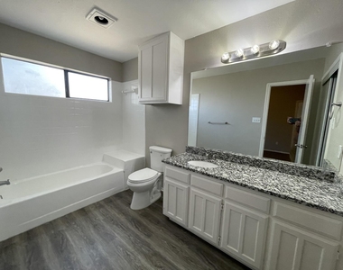 5737 Sterling Green Trail - Photo Thumbnail 7