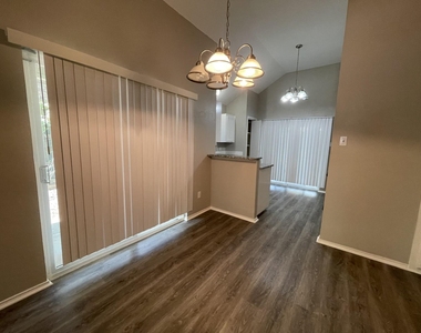 5737 Sterling Green Trail - Photo Thumbnail 5
