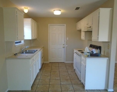 3910 Trinity Lane - Photo Thumbnail 4