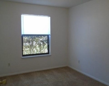3910 Trinity Lane - Photo Thumbnail 5