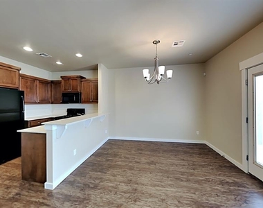 778 Sw 13th Street - Photo Thumbnail 5