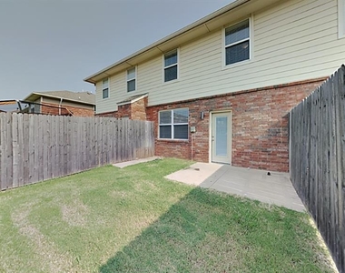 778 Sw 13th Street - Photo Thumbnail 18