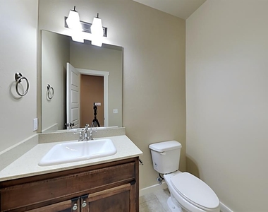 778 Sw 13th Street - Photo Thumbnail 6