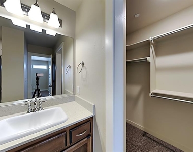 778 Sw 13th Street - Photo Thumbnail 11