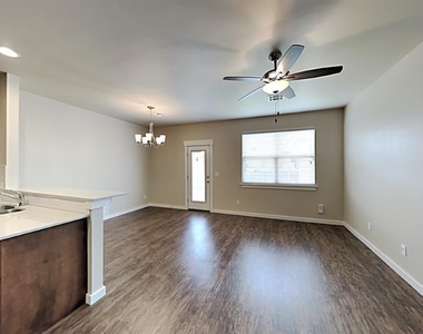 778 Sw 13th Street - Photo Thumbnail 4
