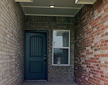 778 Sw 13th Street - Photo Thumbnail 2
