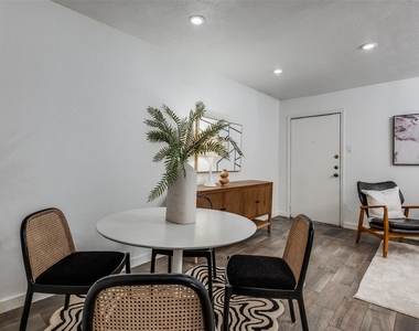 4525 Gilbert - Photo Thumbnail 7