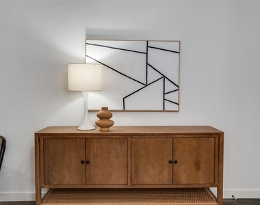 4525 Gilbert - Photo Thumbnail 12