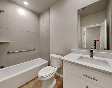 6813 Labelle Drive - Photo Thumbnail 10