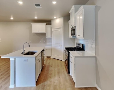 6813 Labelle Drive - Photo Thumbnail 3