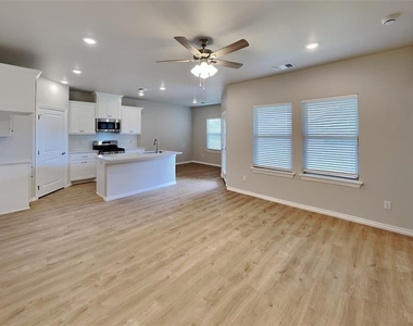 6813 Labelle Drive - Photo Thumbnail 2