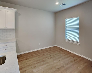 6813 Labelle Drive - Photo Thumbnail 4