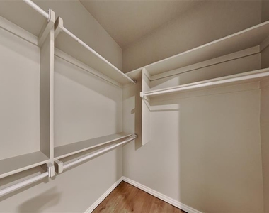 6813 Labelle Drive - Photo Thumbnail 8