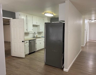 7601 Thompson Parkway - Photo Thumbnail 3