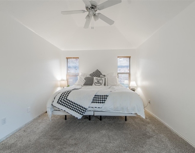 2901 Hampshire Drive - Photo Thumbnail 24