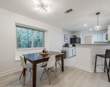 2901 Hampshire Drive - Photo Thumbnail 14