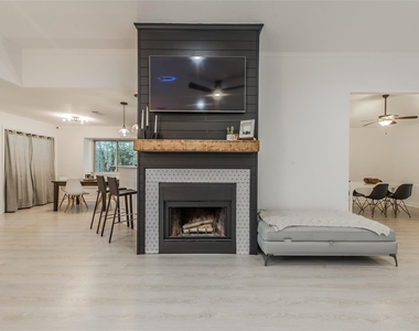 2901 Hampshire Drive - Photo Thumbnail 11