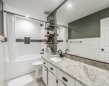 2901 Hampshire Drive - Photo Thumbnail 21