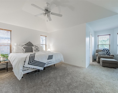 2901 Hampshire Drive - Photo Thumbnail 25