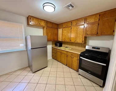1323 Nw 81st Street - Photo Thumbnail 6