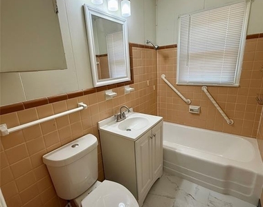 1323 Nw 81st Street - Photo Thumbnail 5
