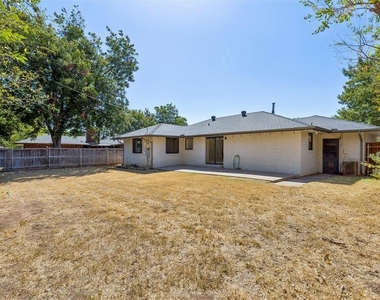 2305 Barclay Drive - Photo Thumbnail 27