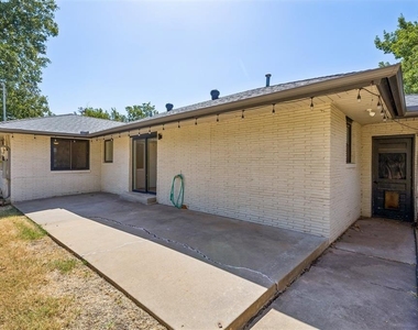 2305 Barclay Drive - Photo Thumbnail 26