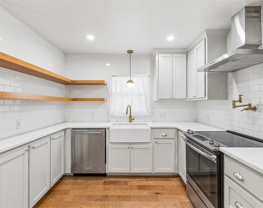 2305 Barclay Drive - Photo Thumbnail 13