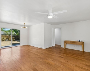 2305 Barclay Drive - Photo Thumbnail 3