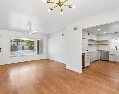 2305 Barclay Drive - Photo Thumbnail 9