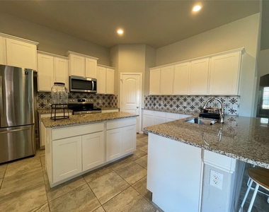 706 Buffalo Creek Drive - Photo Thumbnail 6