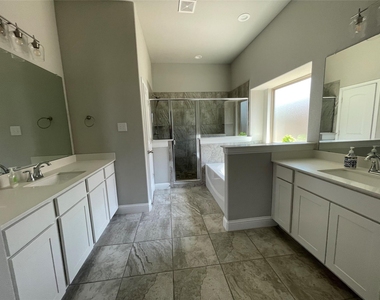 706 Buffalo Creek Drive - Photo Thumbnail 11
