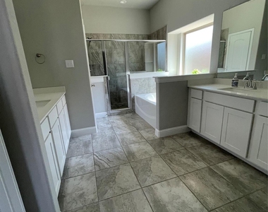 706 Buffalo Creek Drive - Photo Thumbnail 10