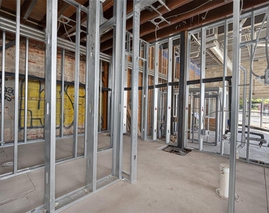 2401 N Classen Boulevard - Photo Thumbnail 7