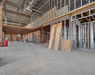 2401 N Classen Boulevard - Photo Thumbnail 6