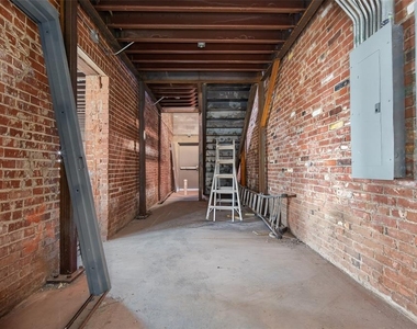 2401 N Classen Boulevard - Photo Thumbnail 19