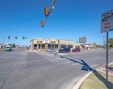 2401 N Classen Boulevard - Photo Thumbnail 1