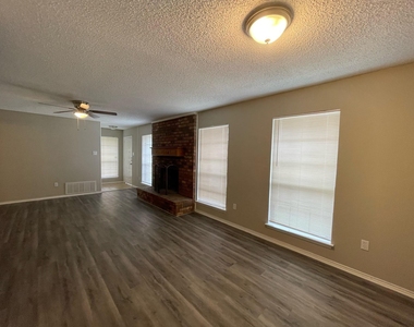 5227 Wild Horse Court - Photo Thumbnail 3