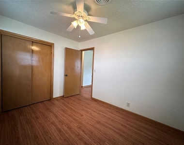 2011 Delaware Lane - Photo Thumbnail 5